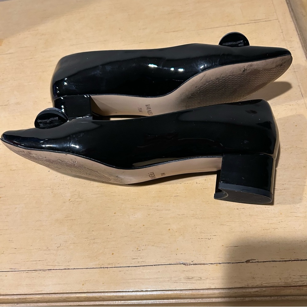 VANELI women’s black patent leather pump with decorative accent in size 7.5 - Picture 3 of 12